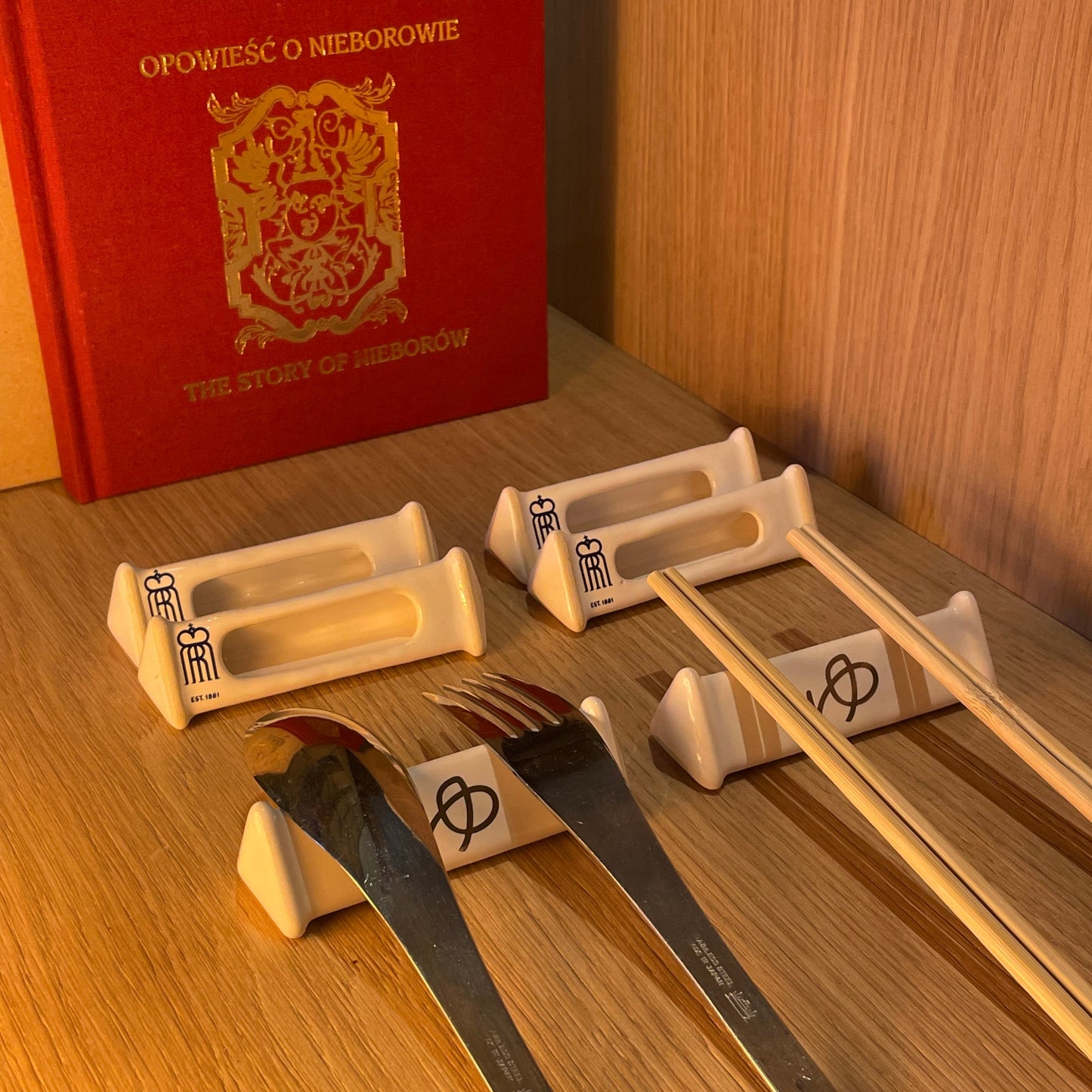 Koziołek pod pałeczki – Majolika Nieborów x Yukarinko